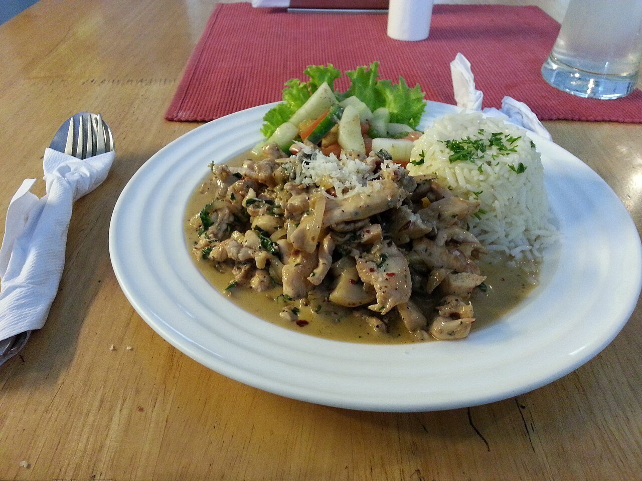 Strogonoff de frango cremoso